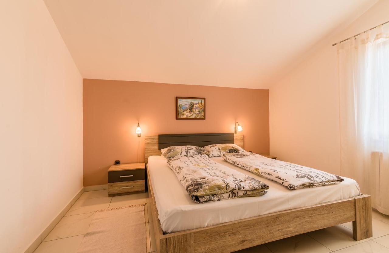 Pansion Dujmovic 2 Porat (Krk) Exterior foto