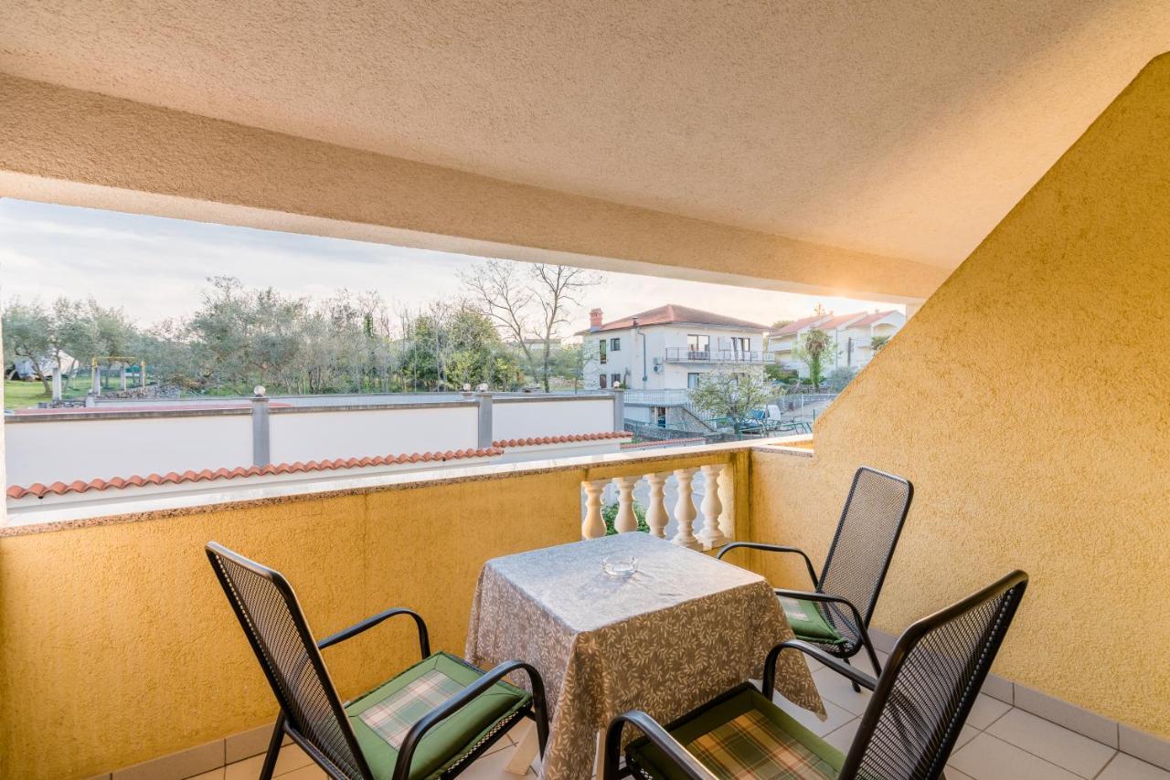 Pansion Dujmovic 2 Porat (Krk) Exterior foto