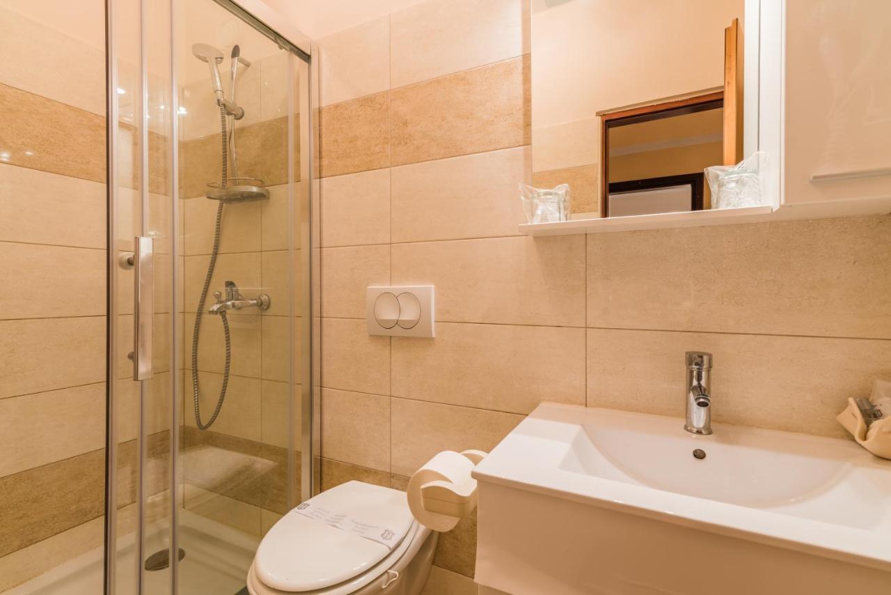 Pansion Dujmovic 2 Porat (Krk) Exterior foto