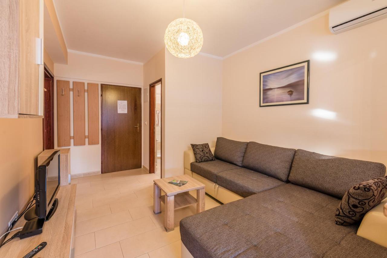 Pansion Dujmovic 2 Porat (Krk) Exterior foto